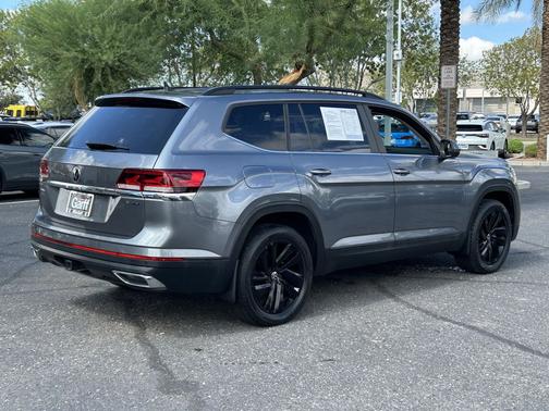 Platinum Gray Metallic 2023 Volkswagen Atlas 3.6L SE w/Technology