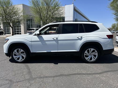 Pure White 2023 Volkswagen Atlas 3.6L SE w/Technology