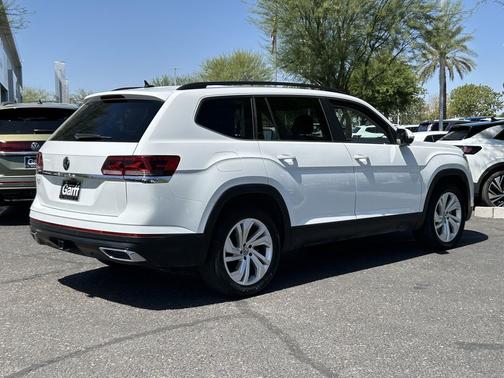 Pure White 2023 Volkswagen Atlas 3.6L SE w/Technology