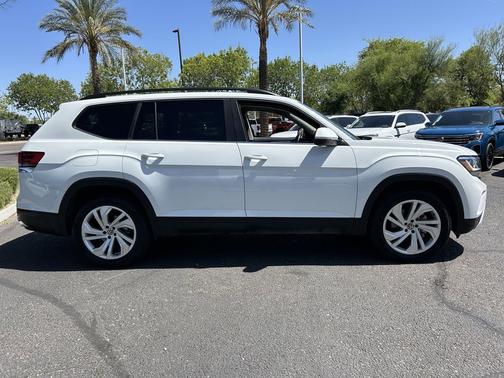 Pure White 2023 Volkswagen Atlas 3.6L SE w/Technology