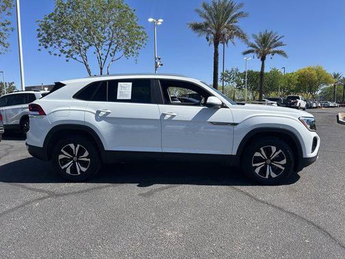 2024 Volkswagen Atlas Cross Sport 2.0T SE