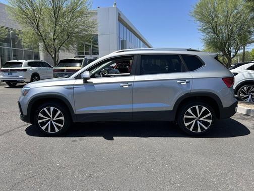 Gray 2024 Volkswagen Taos 1.5T SE