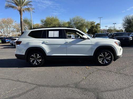 2025 Volkswagen Atlas 2.0T SE