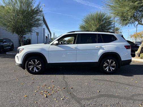 2025 Volkswagen Atlas 2.0T SE