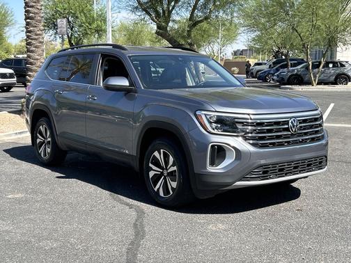 Platinum Gray Metallic 2024 Volkswagen Atlas 2.0T SE