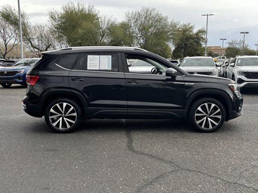 2022 Volkswagen Taos 1.5T SE