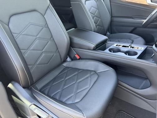 Deep Black Pearl 2026 Volkswagen Atlas 2.0T SE
