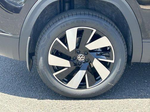 2025 Volkswagen Atlas Cross Sport 2.0T SE w/Technology 4MOTION