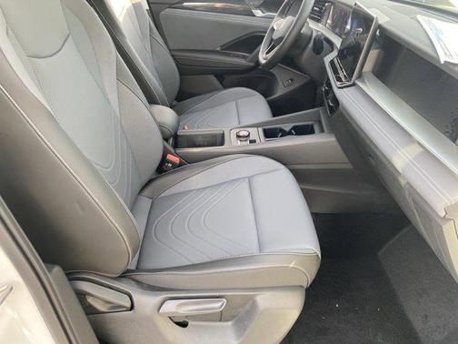 2025 Volkswagen Tiguan 2.0T SE 4MOTION