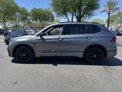 2022 Volkswagen Tiguan 2.0T SE R-Line Black