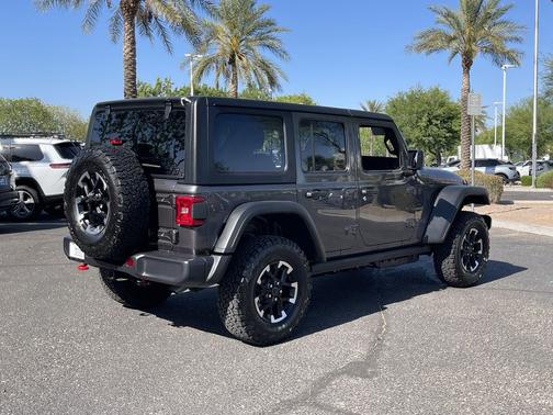 Granite Crystal Metallic Clearcoat 2026 Jeep Wrangler Rubicon