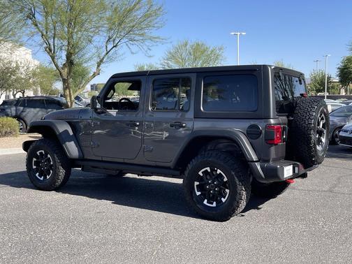 Granite Crystal Metallic Clearcoat 2026 Jeep Wrangler Rubicon