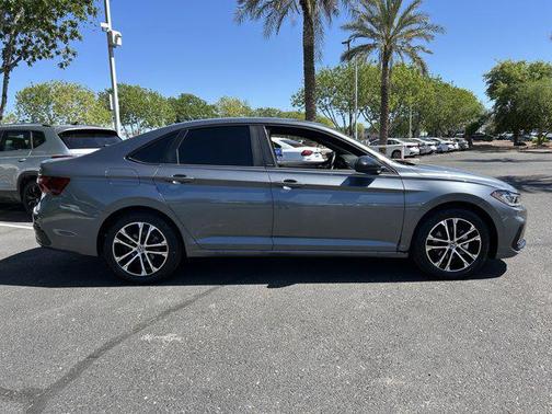 Platinum Gray Metallic 2025 Volkswagen Jetta 1.5T Sport