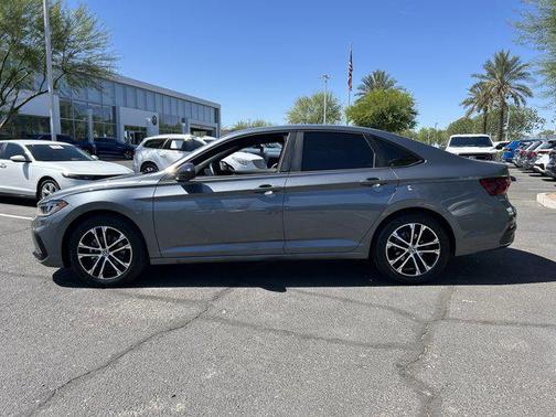 Platinum Gray Metallic 2025 Volkswagen Jetta 1.5T Sport