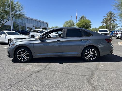 Platinum Gray Metallic 2025 Volkswagen Jetta 1.5T Sport