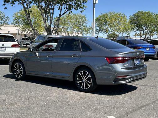 Platinum Gray Metallic 2025 Volkswagen Jetta 1.5T Sport