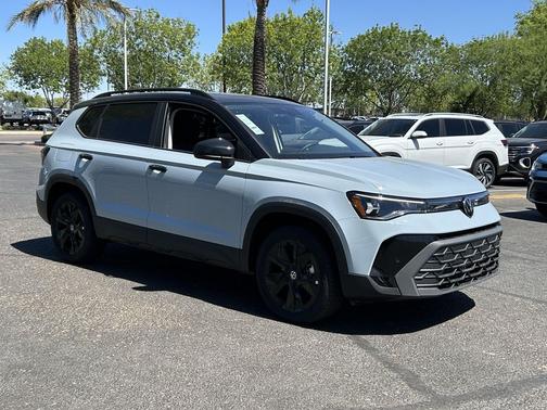 Monument Gray w/Dp Blk Rf 2026 Volkswagen Taos SE Black