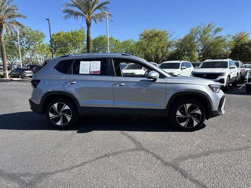 Pyrite Silver Metallic 2025 Volkswagen Taos 1.5T SE