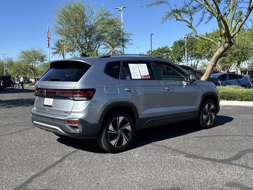 Pyrite Silver Metallic 2025 Volkswagen Taos 1.5T SE
