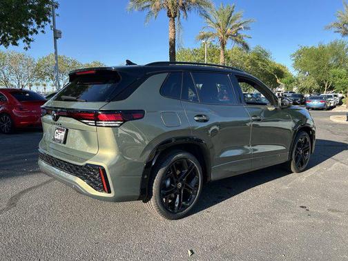 2025 Volkswagen Tiguan 2.0T SE R-Line Black