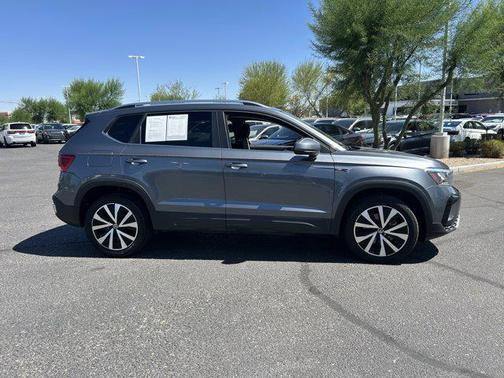 2022 Volkswagen Taos 1.5T SE