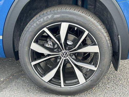 2025 Volkswagen Atlas 2.0T SEL Premium R-Line 4MOTION