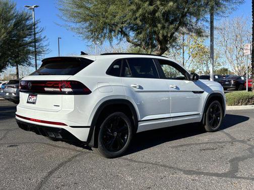 2026 Volkswagen Atlas Cross Sport 2.0T SEL