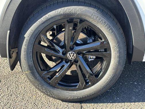 2026 Volkswagen Atlas Cross Sport 2.0T SEL