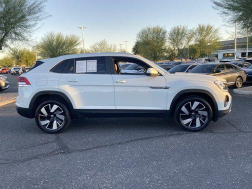 2024 Volkswagen Atlas Cross Sport 2.0T SE w/Technology 4MOTION