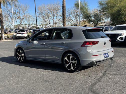 2024 Volkswagen Golf GTI 2.0T SE DSG