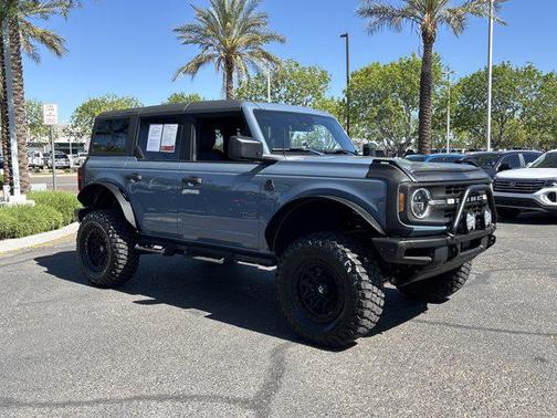 Azure Gray Metallic Tri-Coat 2023 Ford Bronco Black Diamond