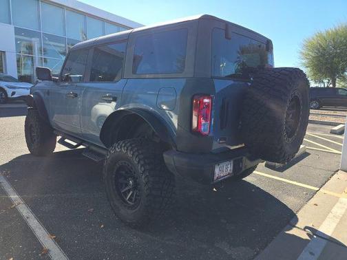 Azure Gray Metallic Tri-Coat 2023 Ford Bronco Black Diamond