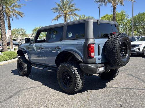 Azure Gray Metallic Tri-Coat 2023 Ford Bronco Black Diamond