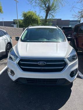 White Platinum Metallic Tri-Coat 2019 Ford Escape SE