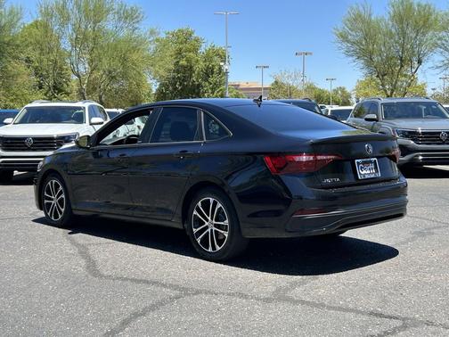 Deep Black Pearl 2024 Volkswagen Jetta 1.5T Sport