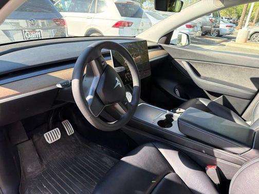 Pearl White Multi-Coat 2022 Tesla Model Y Performance Dual Motor All-Wheel Drive