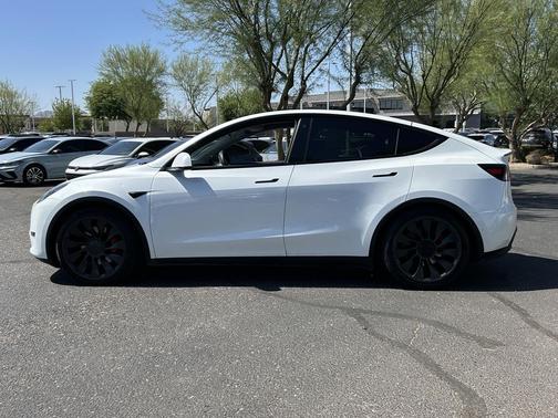 Pearl White Multi-Coat 2022 Tesla Model Y Performance Dual Motor All-Wheel Drive