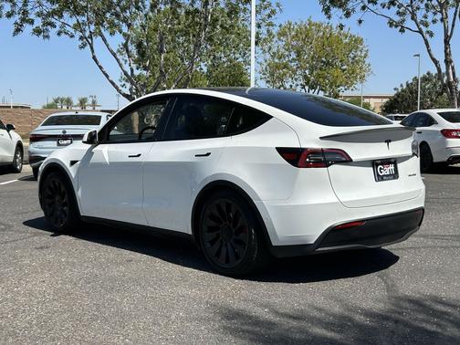 Pearl White Multi-Coat 2022 Tesla Model Y Performance Dual Motor All-Wheel Drive