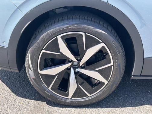 2025 Volkswagen ID.4 Pro
