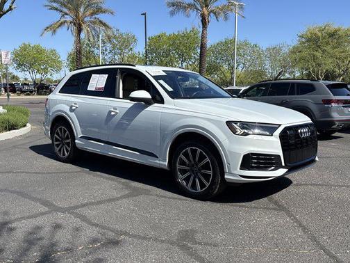 Glacier White Metallic 2023 Audi Q7 45 Premium Plus