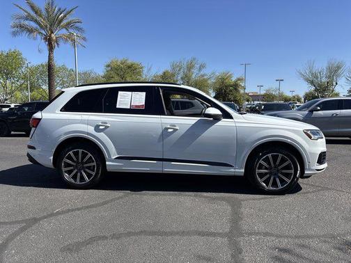 Glacier White Metallic 2023 Audi Q7 45 Premium Plus