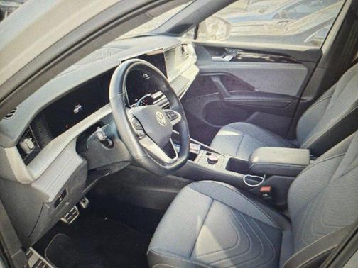 2025 Volkswagen Tiguan 2.0T SE R-Line Black 4MOTION