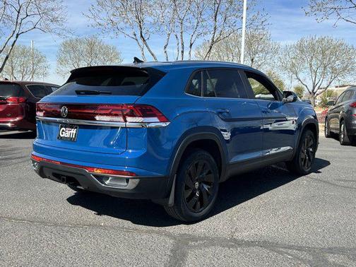 2025 Volkswagen Atlas Cross Sport 2.0T SE w/Technology