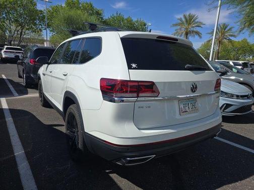 Pure White 2021 Volkswagen Atlas 3.6L SE w/Technology