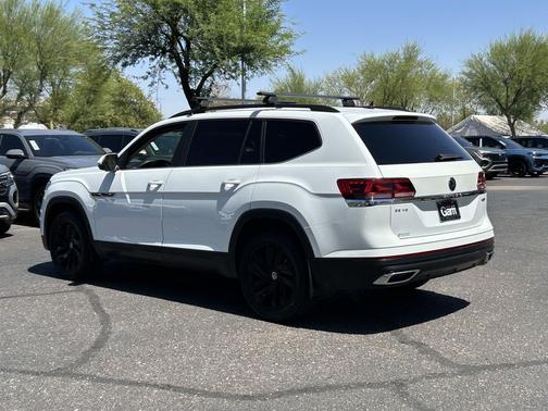 Pure White 2021 Volkswagen Atlas 3.6L SE w/Technology