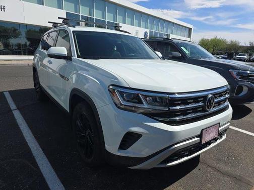 Pure White 2021 Volkswagen Atlas 3.6L SE w/Technology
