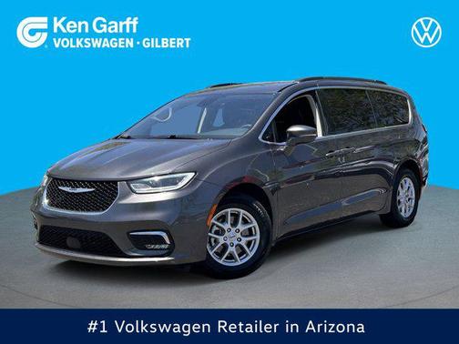 Granite Crystal Metallic Clearcoat 2022 Chrysler Pacifica Touring L