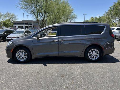 Granite Crystal Metallic Clearcoat 2022 Chrysler Pacifica Touring L
