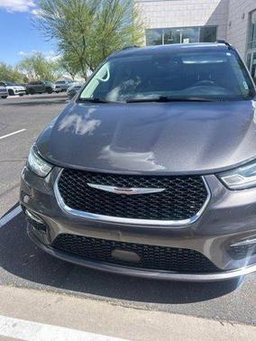 Granite Crystal Metallic Clearcoat 2022 Chrysler Pacifica Touring L