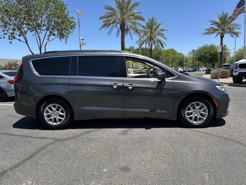 Granite Crystal Metallic Clearcoat 2022 Chrysler Pacifica Touring L